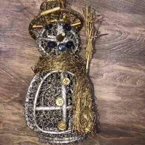 Cute Christmas snowman decor 

Excellent condition